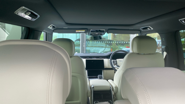 Land Rover Range Rover 3.0 D300 Edition 4dr Auto Diesel Estate